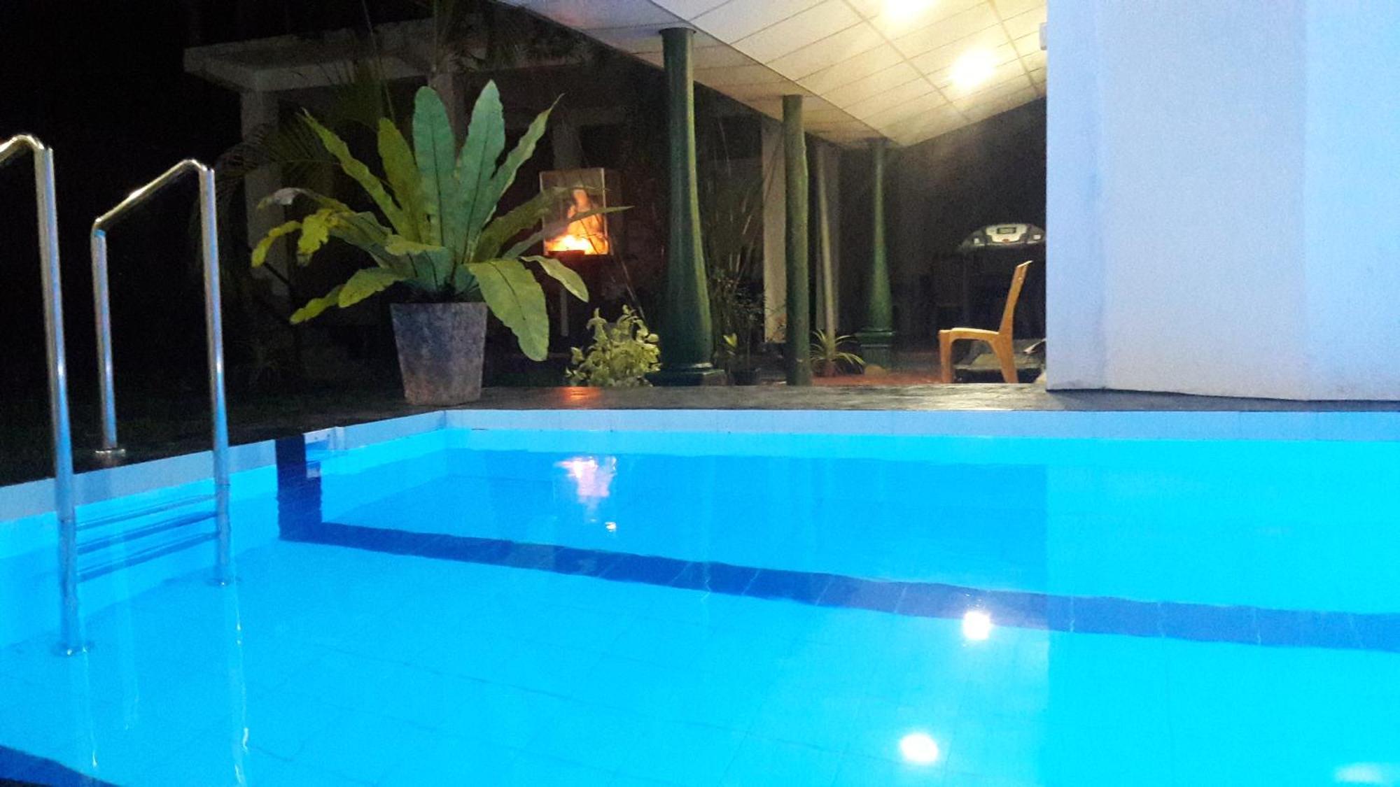 达瓦拉维River Side & Swimming Pool住宿加早餐旅馆 外观 照片